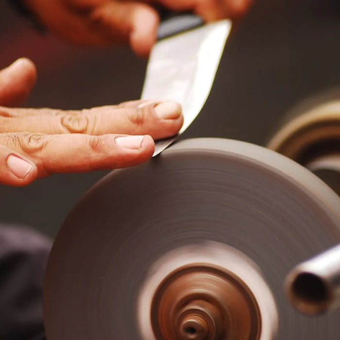 Sharpening knives