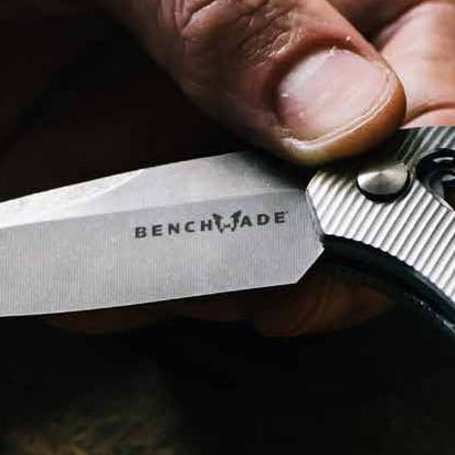What is a folding pocket knife, and how does it differ from other types of knives?